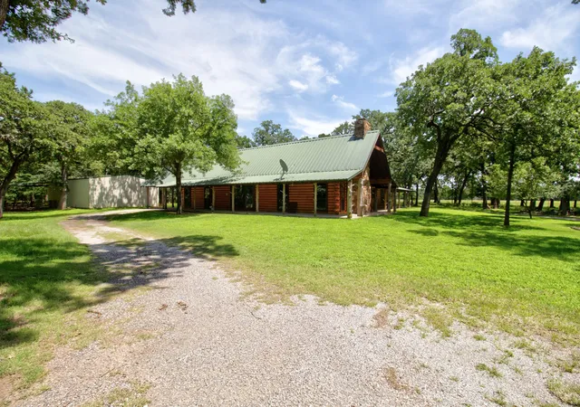 Homes for sale in Collinsville, TX | 1466 Pearce St, Collinsville, TX 76233 | MLS# 21297920