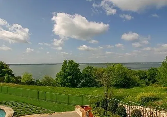 Homes for sale in Whitney, TX | 19064 White Bluff Dr, Whitney, TX 76692 | MLS# 21303525