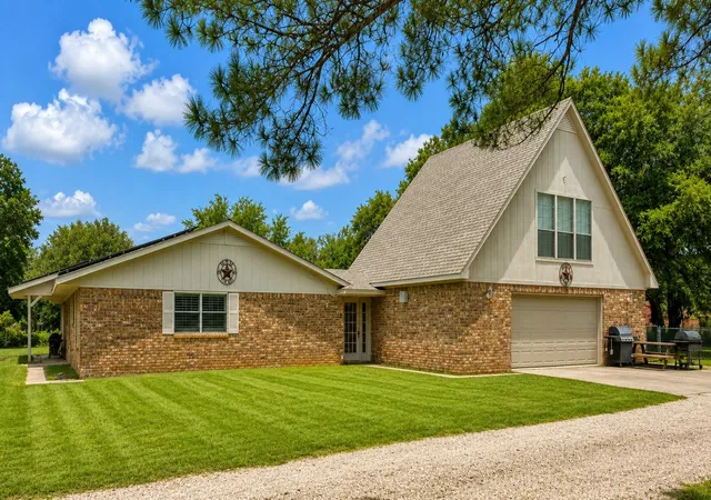 Homes for sale in Tehuacana, TX | 710 S Main St, Tehuacana, TX 76686 | MLS# 21303552