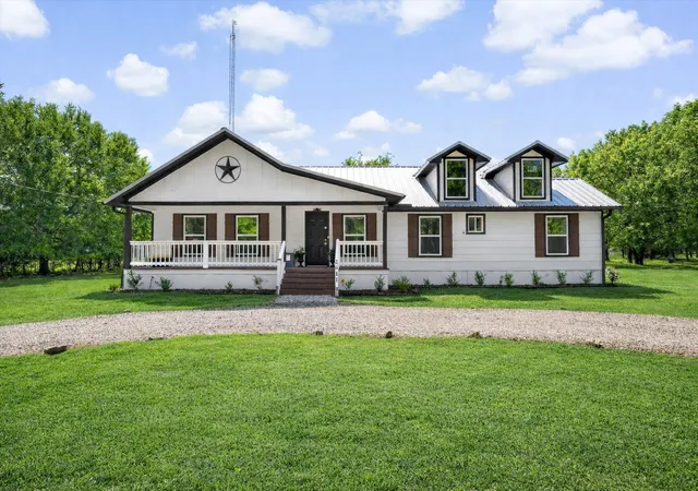 Photo 2 of Sale Pending at 2611 Private Road 2410, Quinlan, TX 75474 | MLS# 21303601 | Listing updated on 2026-09-01