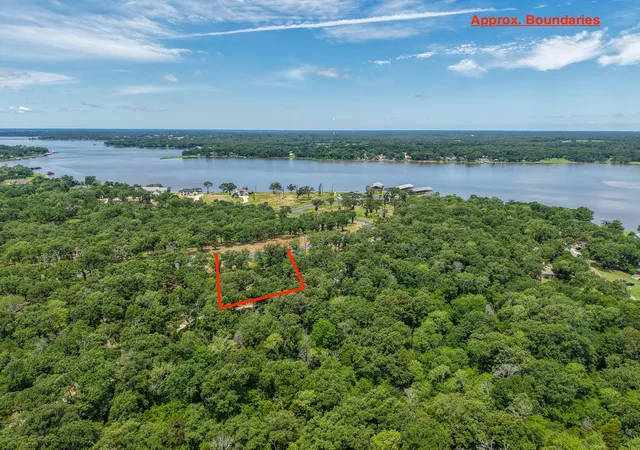 Homes for sale in Malakoff, TX | 7002 Lakeshore Wy, Malakoff, TX 75148 | MLS# 21303009