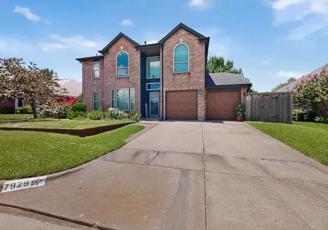 Photo 3 of Single family home for sale at 7929 Whispering Woods Ln, North Richland Hills, TX 76182 | MLS# 21303639 | Listing updated on 2026-09-16