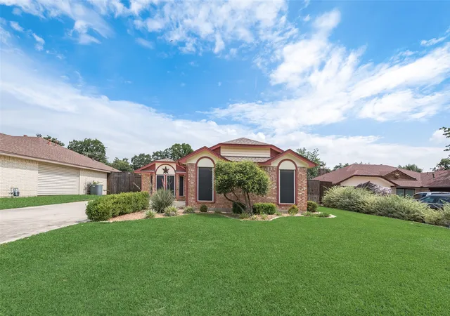 Photo 1 of Sale Pending at 302 Manana Dr, Grand Prairie, TX 75050 | MLS# 21302373 | Listing updated on 2026-08-30
