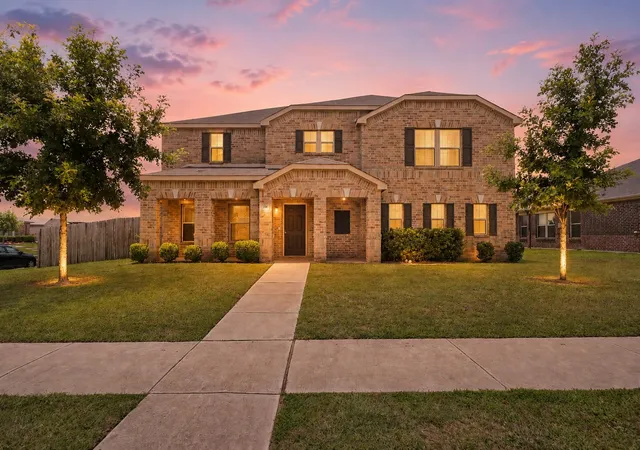 Photo 1 of Single family home for sale at 728 Snapdragon Ln, De Soto, TX 75115 | MLS# 21301653 | Listing updated on 2026-08-30