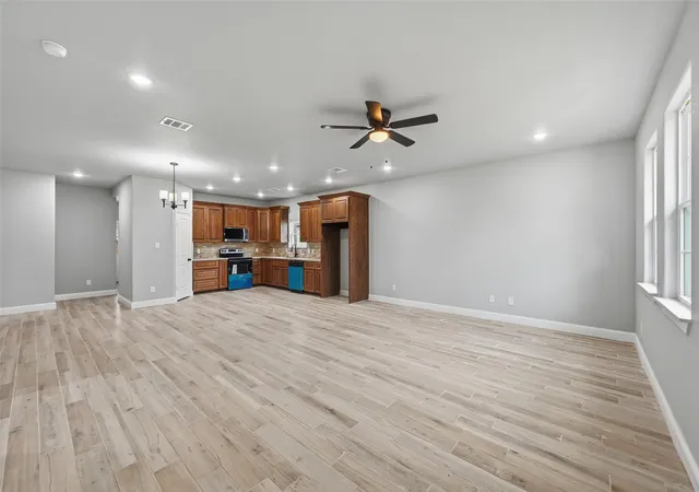 Photo 3 of Single family home for sale at 308 Lewis St, Cleburne, TX 76031 | MLS# 21303694 | Listing updated on 2026-08-25