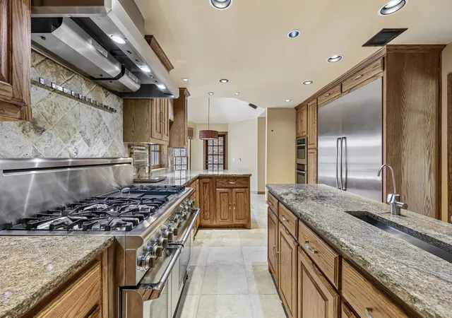 Photo 2 of Single family home for sale at 1524 Faringdon Dr, Plano, TX 75075 | MLS# 21296620 | Listing updated on 2026-07-26