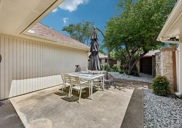 Photo 3 of Single family home for sale at 1524 Faringdon Dr, Plano, TX 75075 | MLS# 21296620 | Listing updated on 2026-07-26