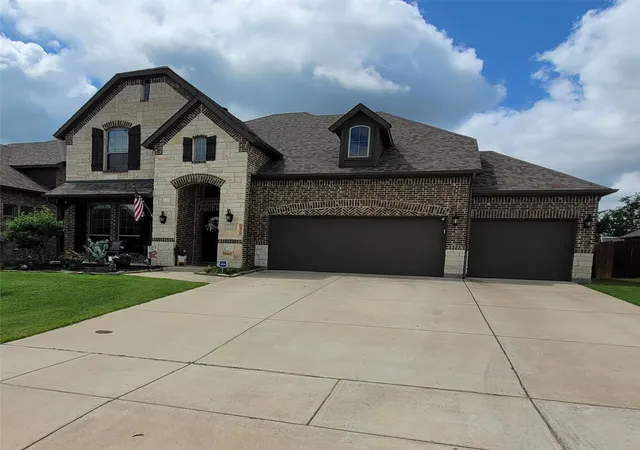 Photo 2 of Single family home for sale at 125 Providence Dr, Van Alstyne, TX 75495 | MLS# 21303750 | Listing updated on 2026-09-27