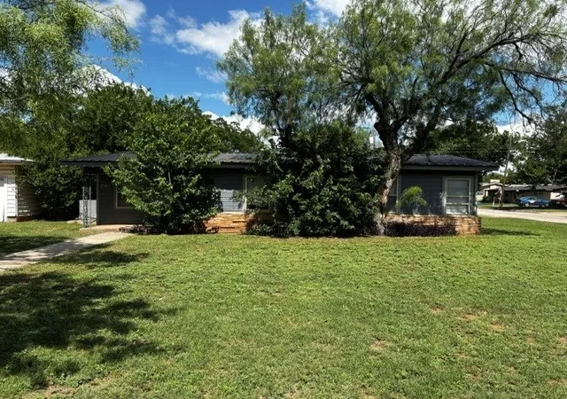 Photo 2 of Single family home for sale at 701 Forrest Ave, Abilene, TX 79603 | MLS# 21302750 | Listing updated on 2026-08-26
