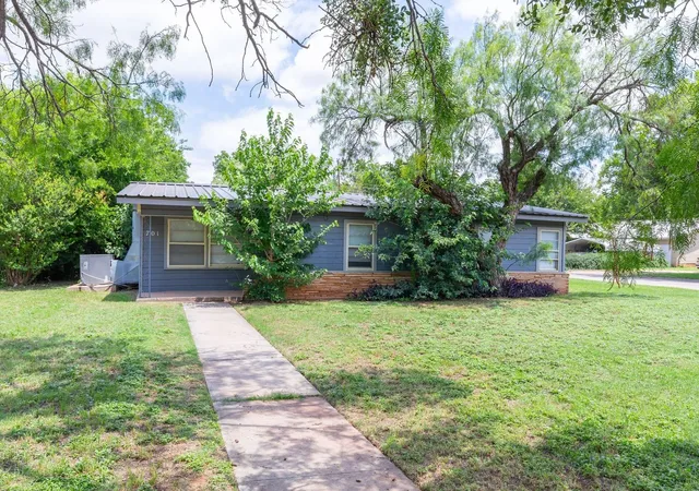 Photo 3 of Single family home for sale at 701 Forrest Ave, Abilene, TX 79603 | MLS# 21302750 | Listing updated on 2026-08-26