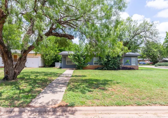 Photo 4 of Single family home for sale at 701 Forrest Ave, Abilene, TX 79603 | MLS# 21302750 | Listing updated on 2026-08-26