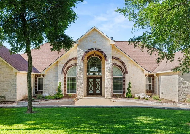 Photo 2 of Single family home for sale at 314 Cresthill Cir, Valley Mills, TX 76689 | MLS# 21303482 | Listing updated on 2026-08-22
