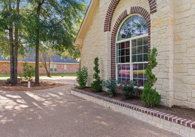 Photo 3 of Single family home for sale at 314 Cresthill Cir, Valley Mills, TX 76689 | MLS# 21303482 | Listing updated on 2026-08-22
