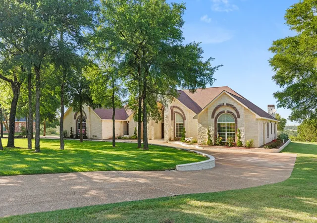 Photo 4 of Single family home for sale at 314 Cresthill Cir, Valley Mills, TX 76689 | MLS# 21303482 | Listing updated on 2026-08-22