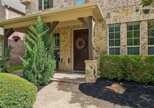 Photo 3 of Sale Pending at 2543 Morgan Ln, Roanoke, TX 76262 | MLS# 21303610 | Listing updated on 2026-10-02