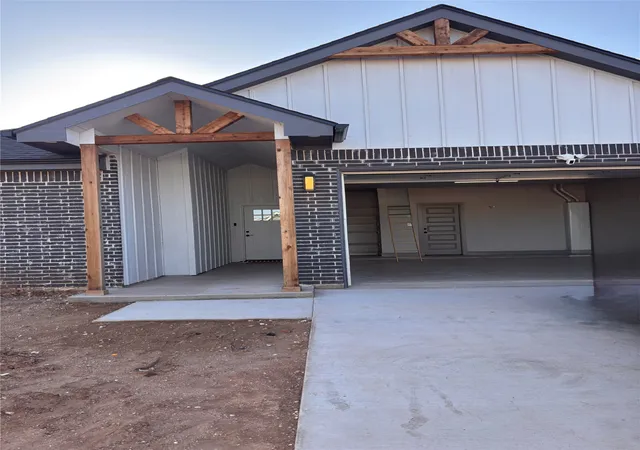Photo 2 of Sale Pending at 6713 Prickly Pear Wy, Abilene, TX 79606 | MLS# 21303855 | Listing updated on 2026-08-04