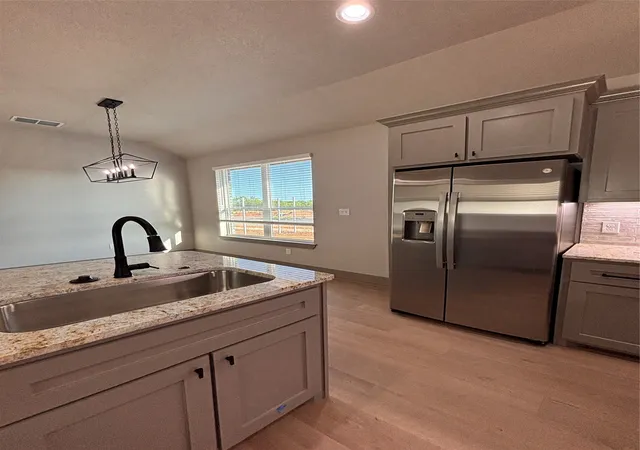 Photo 3 of Sale Pending at 6713 Prickly Pear Wy, Abilene, TX 79606 | MLS# 21303855 | Listing updated on 2026-08-04