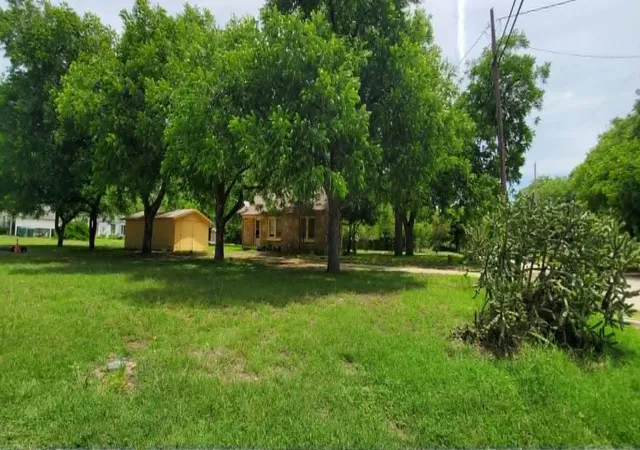 Photo 3 of Sale Pending at 418 N 4th St W, Clyde, TX 79510 | MLS# 21298081 | Listing updated on 2026-09-19