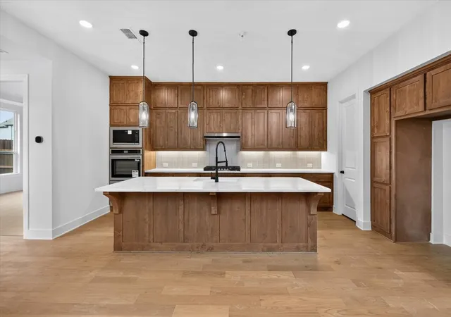 Photo 3 of Single family home for sale at 1537 Thicket Hill Dr, Van Alstyne, TX 75495 | MLS# 21303857 | Listing updated on 2026-10-07