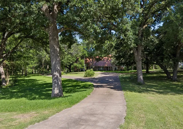 Photo 2 of Sale Pending at 510 W Malloy Bridge Rd, Seagoville, TX 75159 | MLS# 21301588 | Listing updated on 2026-09-23