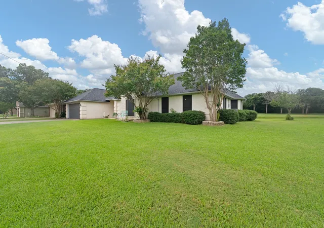 Homes for sale in Whitney, TX | 24068 Stonewood Dr, Whitney, TX 76692 | MLS# 21304043