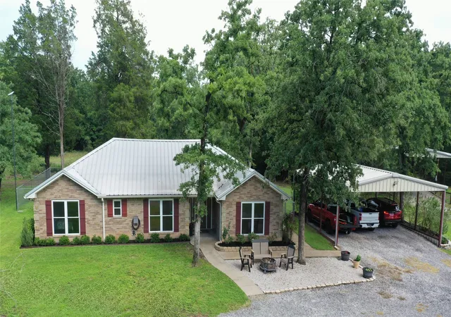 Photo 1 of Single family home for sale at 109 Private Road 916, Fairfield, TX 75840 | MLS# 21303003 | Listing updated on 2026-08-22