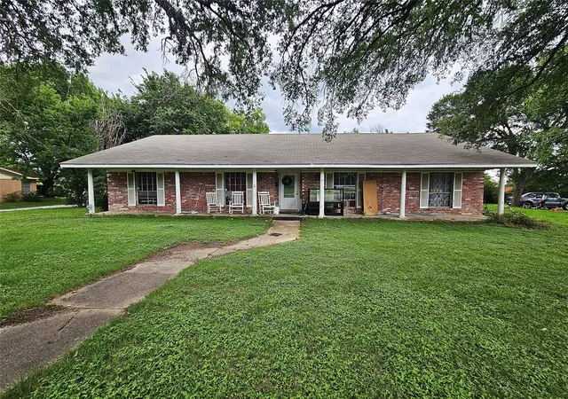 Homes for sale in Groesbeck, TX | 1003 W Angeline St, Groesbeck, TX 76642 | MLS# 21301504