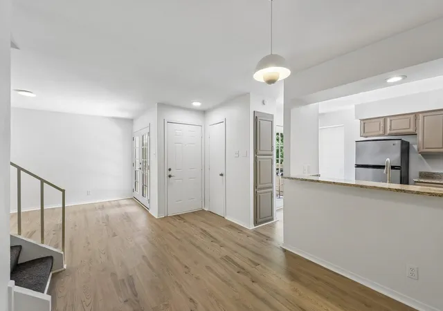 Photo 3 of Sale Pending at 5200 Martel Ave #7D, Dallas, TX 75206 | MLS# 21304118 | Listing updated on 2026-08-22