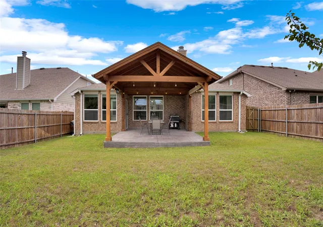 Photo 2 of Single family home for sale at 1811 Stephen Dr, Wylie, TX 75098 | MLS# 21301679 | Listing updated on 2026-08-22