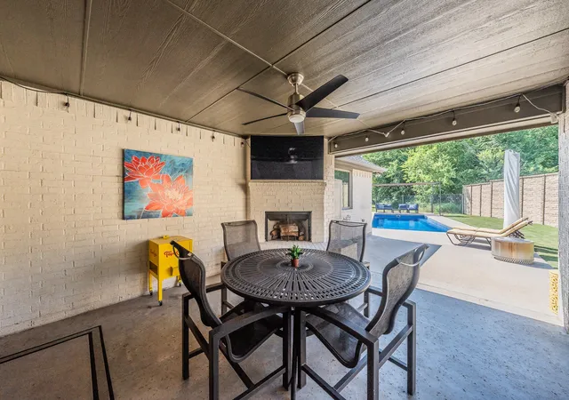 Photo 4 of Sale Pending at 556 Sagebrush Ct, Aledo, TX 76008 | MLS# 21304178 | Listing updated on 2026-07-08