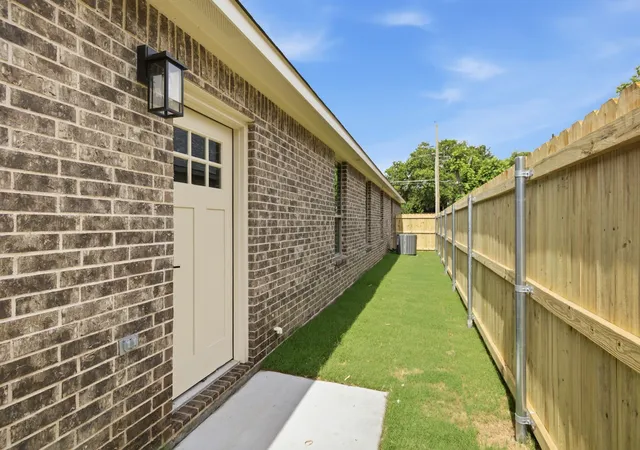 31st image of 302 Evans St, Cleburne, TX 76031 | MLS# 21301068