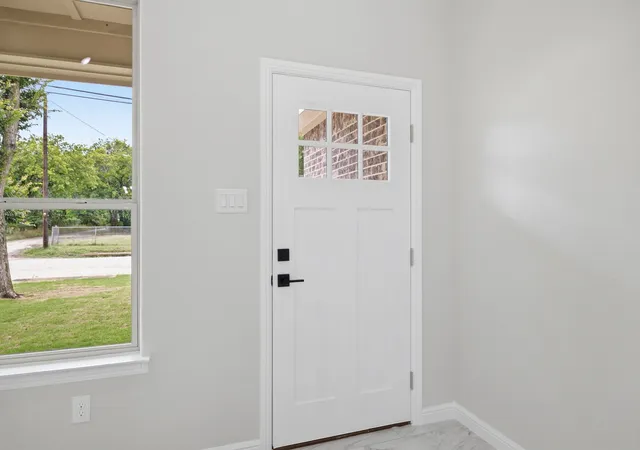5th image of 302 Evans St, Cleburne, TX 76031 | MLS# 21301068