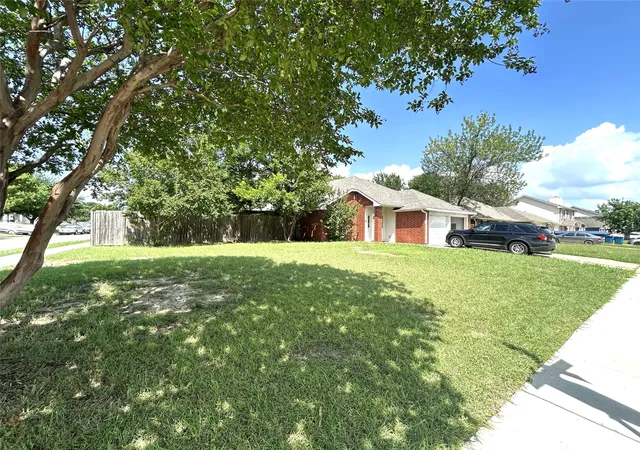 Photo 2 of Single family home for sale at 8625 Douglas Ave, Rowlett, TX 75089 | MLS# 21304193 | Listing updated on 2026-07-10