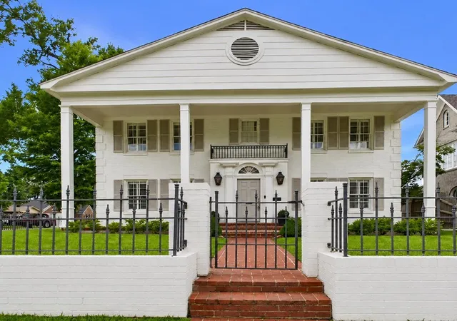 Photo 1 of Single family home for sale at 1521 S Chilton Ave, Tyler, TX 75701 | MLS# 21289717 | Listing updated on 2026-09-26