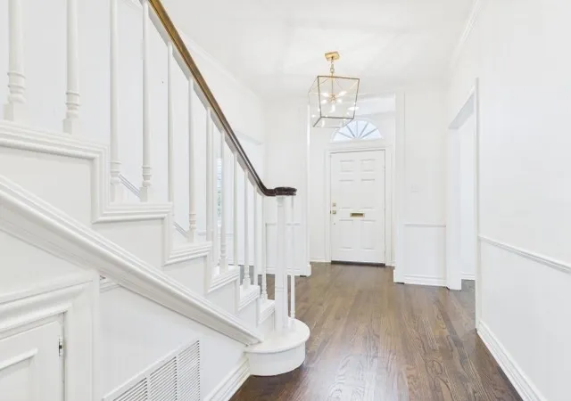 Photo 3 of Single family home for sale at 1521 S Chilton Ave, Tyler, TX 75701 | MLS# 21289717 | Listing updated on 2026-09-26