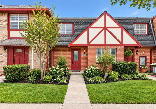 Condo for sale at 1809 E Grauwyler Rd #130, Irving, TX 75061 | MLS# 21304195