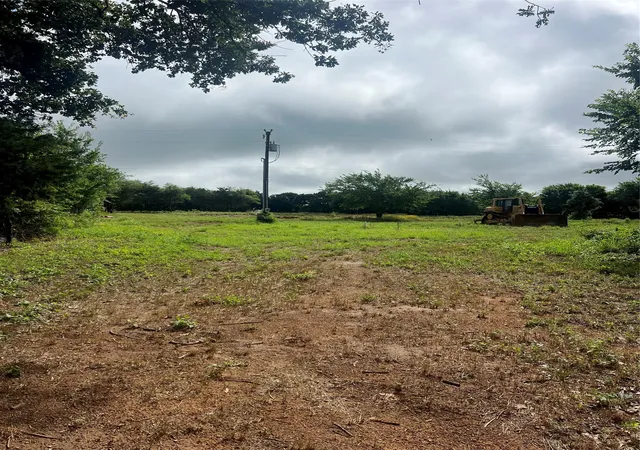 Homes for sale in Grandview, TX | 7101 S Hwy 171, Grandview, TX 76050 | MLS# 21304247