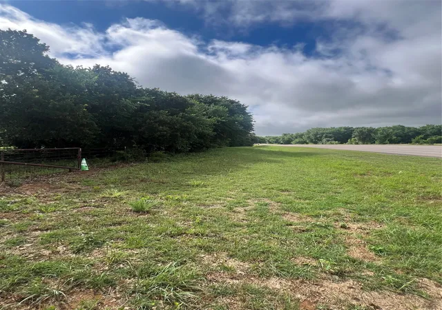 Homes for sale in Grandview, TX | 7101 S Hwy 171, Grandview, TX 76050 | MLS# 21304247