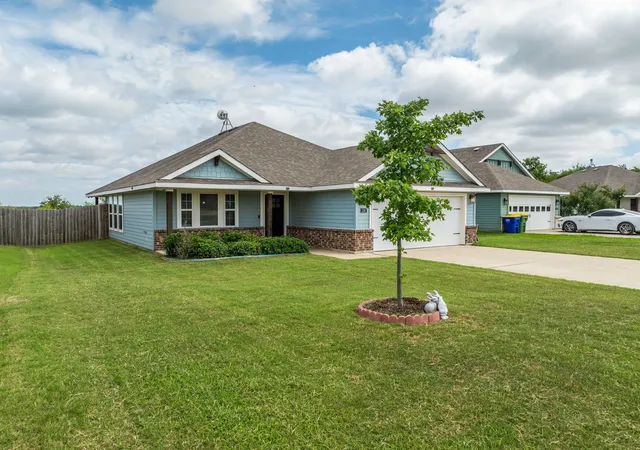 Homes for sale in Hillsboro, TX | 118 Johnson Ln, Hillsboro, TX 76645 | MLS# 21302888