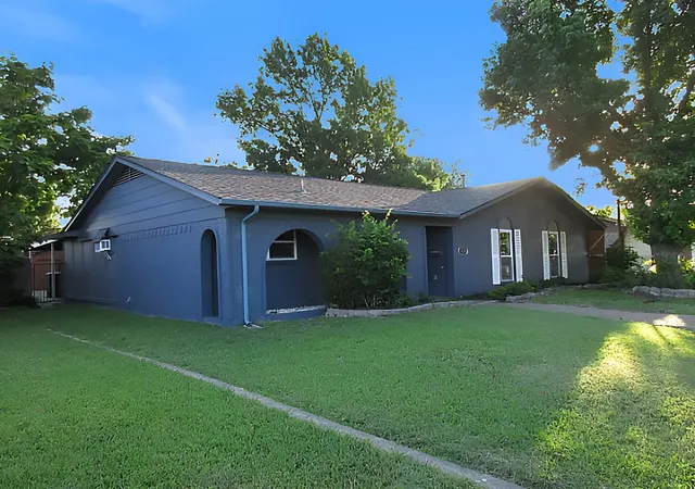 Photo 3 of Sale Pending at 1721 Melrose St, Garland, TX 75042 | MLS# 21304366 | Listing updated on 2026-08-22