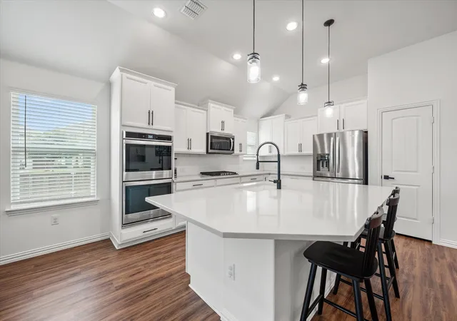 Photo 2 of Sale Pending at 2601 Creswick Dr, Venus, TX 76084 | MLS# 21302801 | Listing updated on 2026-08-22