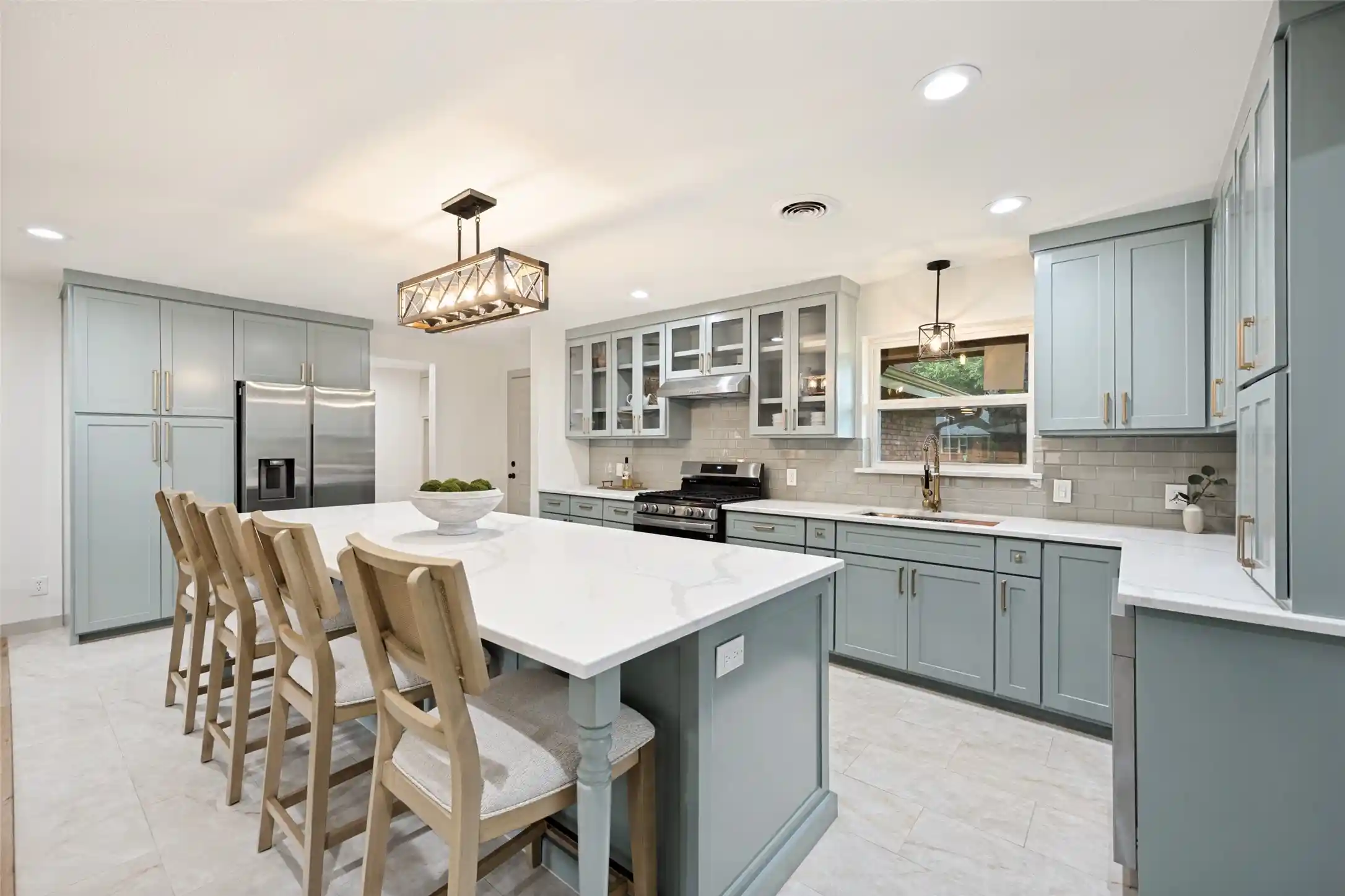 Photo 1 of Sale Pending at 524 Carol Ct, Richardson, TX 75081 | MLS# 21243973 | Listing updated on 2026-10-24