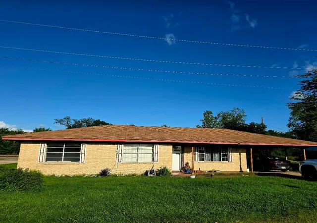 Homes for sale in Groesbeck, TX | 602 Hewitt St, Groesbeck, TX 76642 | MLS# 21298980