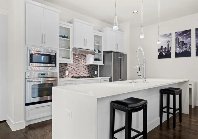 Photo 3 of Townhouse for sale at 3102 Pavonia Dr, Dallas, TX 75204 | MLS# 21295223 | Listing updated on 2026-08-19