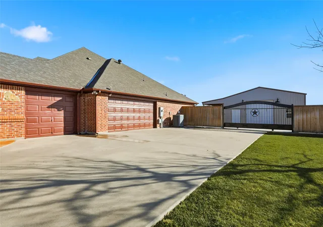 Homes for sale in Northlake, TX | 7915 Stone Ridge Dr, Northlake, TX 76247 | MLS# 21304428