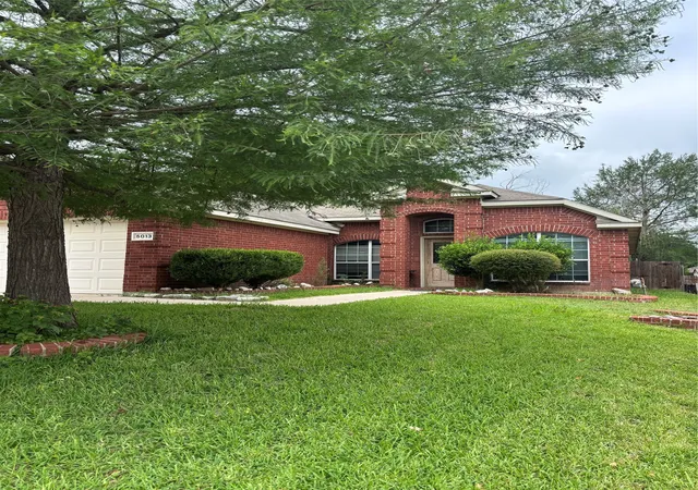 1st image of 5013 Skymeadow Dr, Fort Worth, TX 76135 | MLS# 21303557