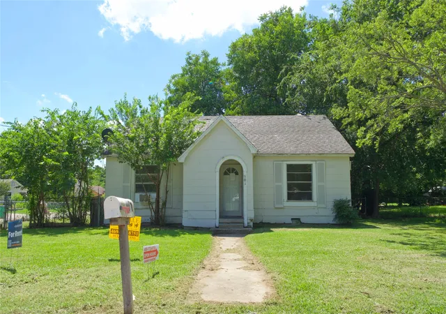Homes for sale in Gainesville, TX | 901 N Howeth, Gainesville, TX 76240 | MLS# 21304223