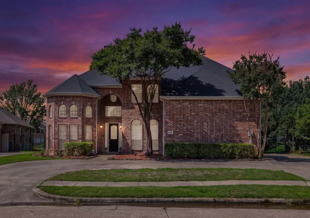 Photo 1 of Single family home for sale at 8406 Bridgewater Dr, Rowlett, TX 75088 | MLS# 21304597 | Listing updated on 2026-08-22