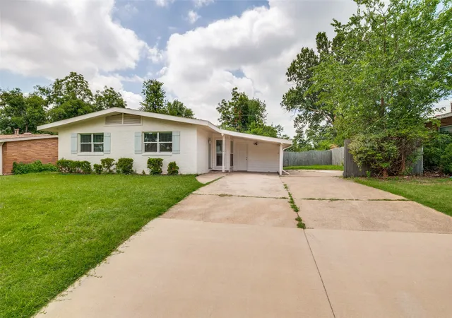 Photo 1 of Sale Pending at 2114 Miriam Ln, Arlington, TX 76010 | MLS# 21294764 | Listing updated on 2026-07-21