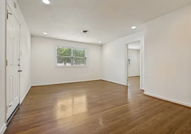 Photo 2 of Sale Pending at 2114 Miriam Ln, Arlington, TX 76010 | MLS# 21294764 | Listing updated on 2026-07-21